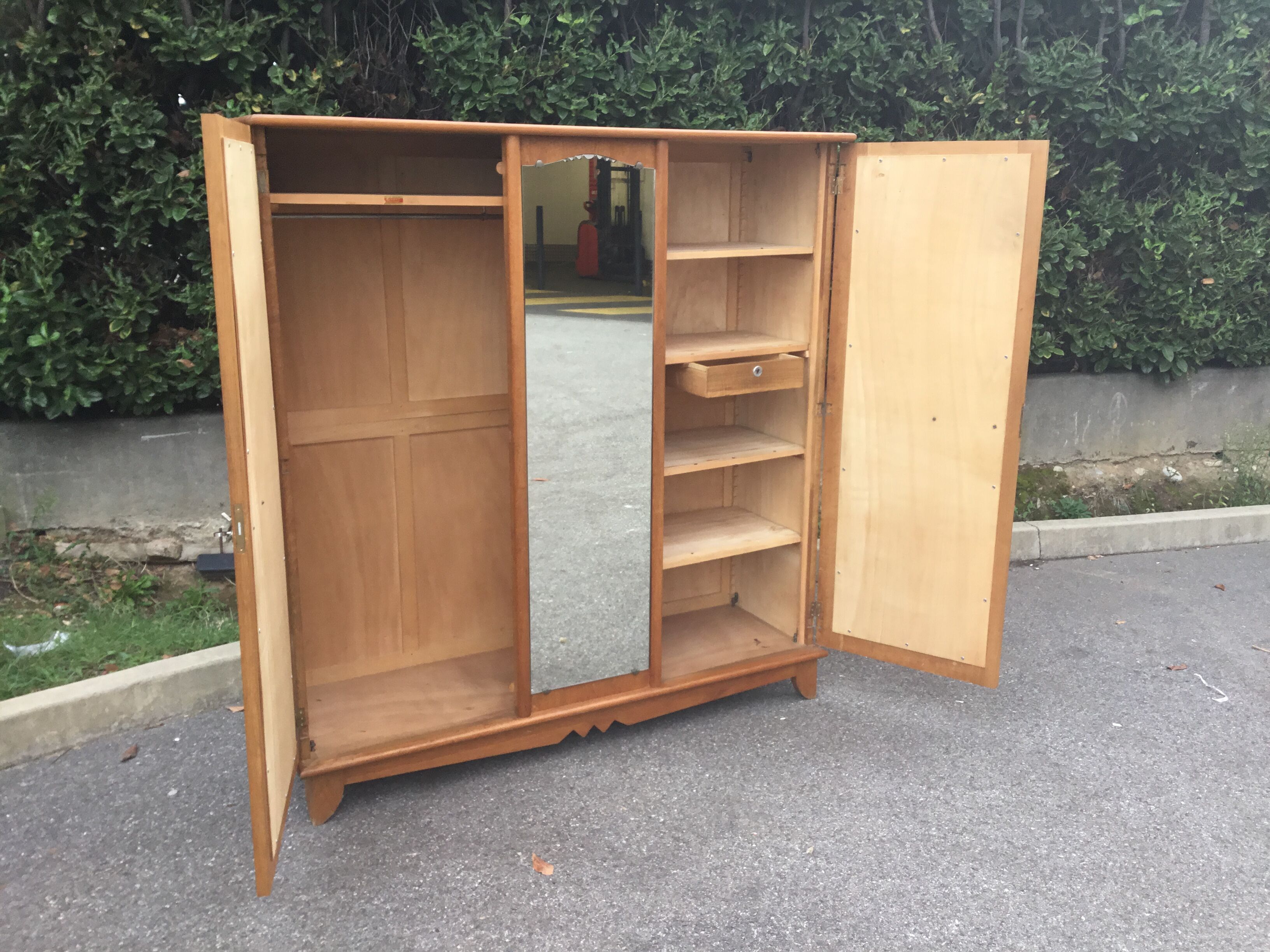 Armoire