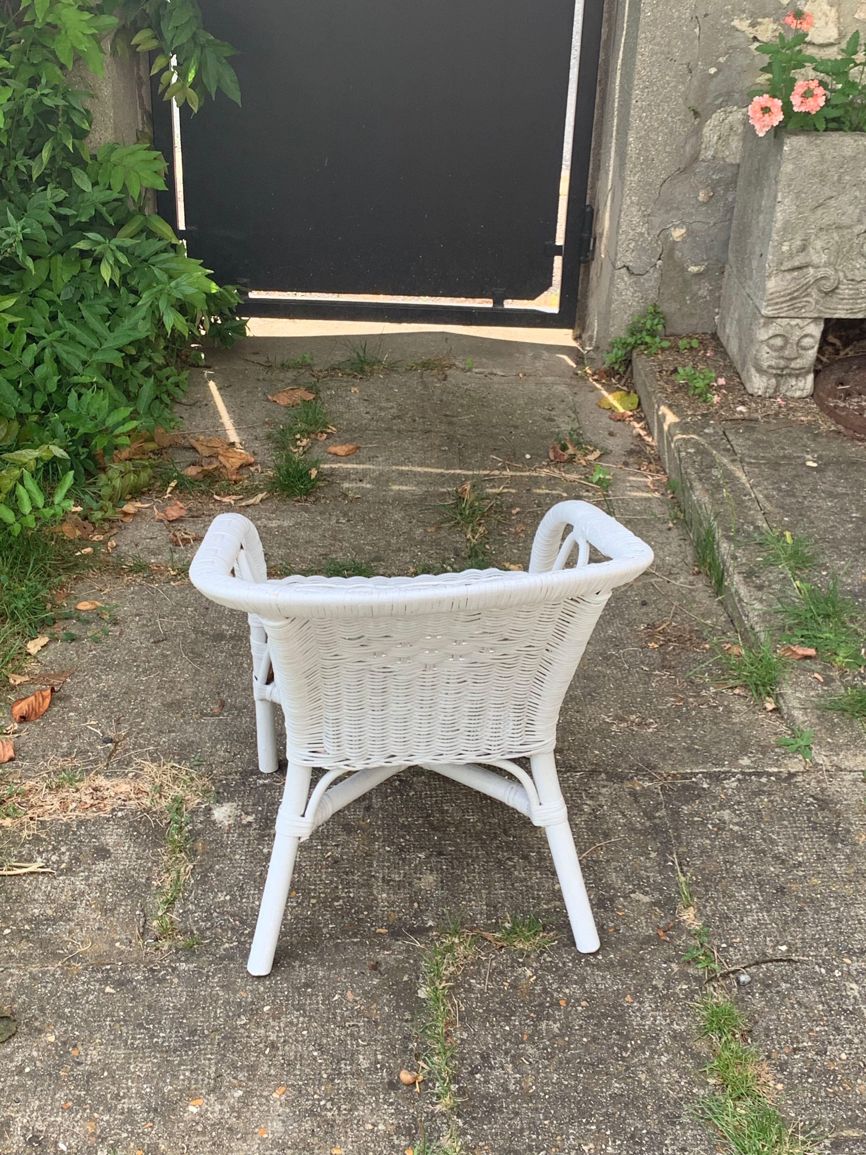 Fauteuil enfant en osier blanc vintage