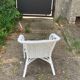 Fauteuil enfant en osier blanc vintage