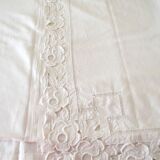 drap lin ancien broderie richelieu et monogramme