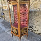 Louis xv curved display case with romantic scene