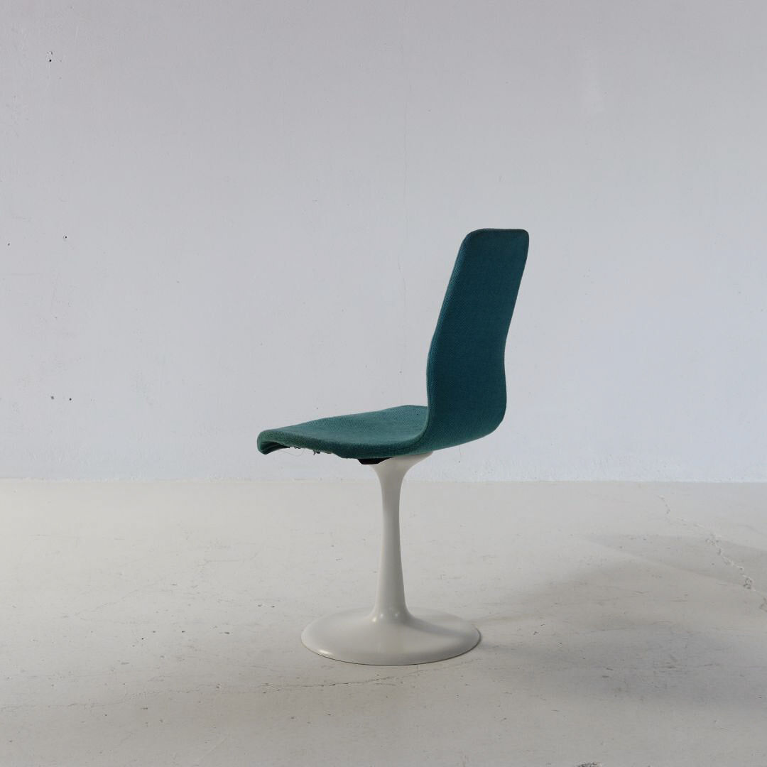 Set of 4 Space Age Blue swivel tulip chairs