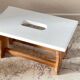 Tabouret vintage en hêtre et peint en blanc