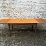 Table scandinave à deux allonges