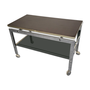 Table basse sur roulette