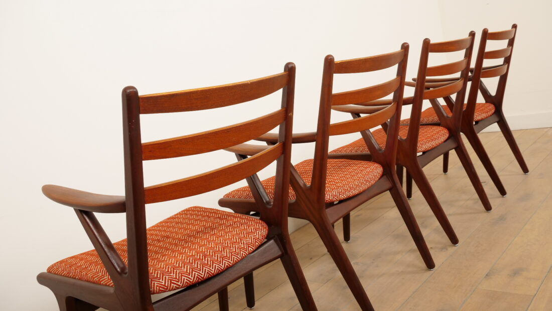 Set of 4 Danish teak dining chairs | 1960s