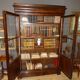 Bibliothèque du XIXème siècle en plaquage d'acajou 1,48 x 2.28 m