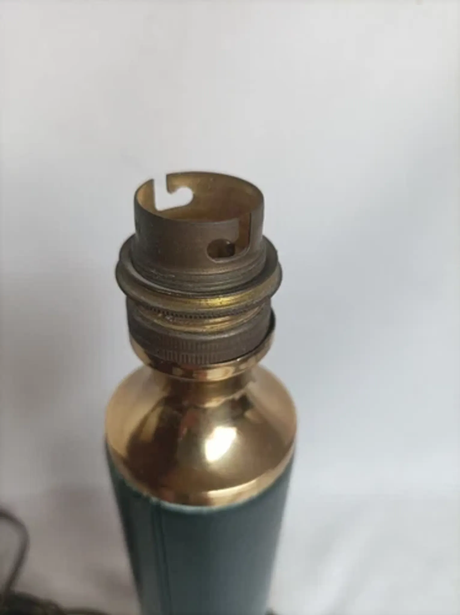 Vintage table lamp base from the 1970s/1980s in leather - in working condition.