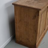 Armoire d'apothicaire / comptoir de magasin rustique en pin allemand vintage, années 1930