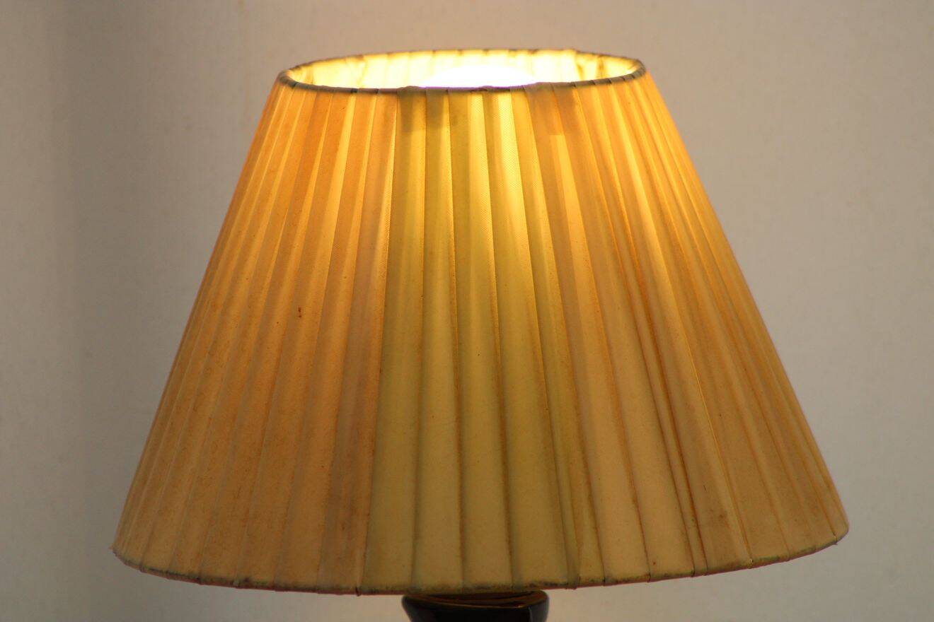 Ancienne lampe en céramique