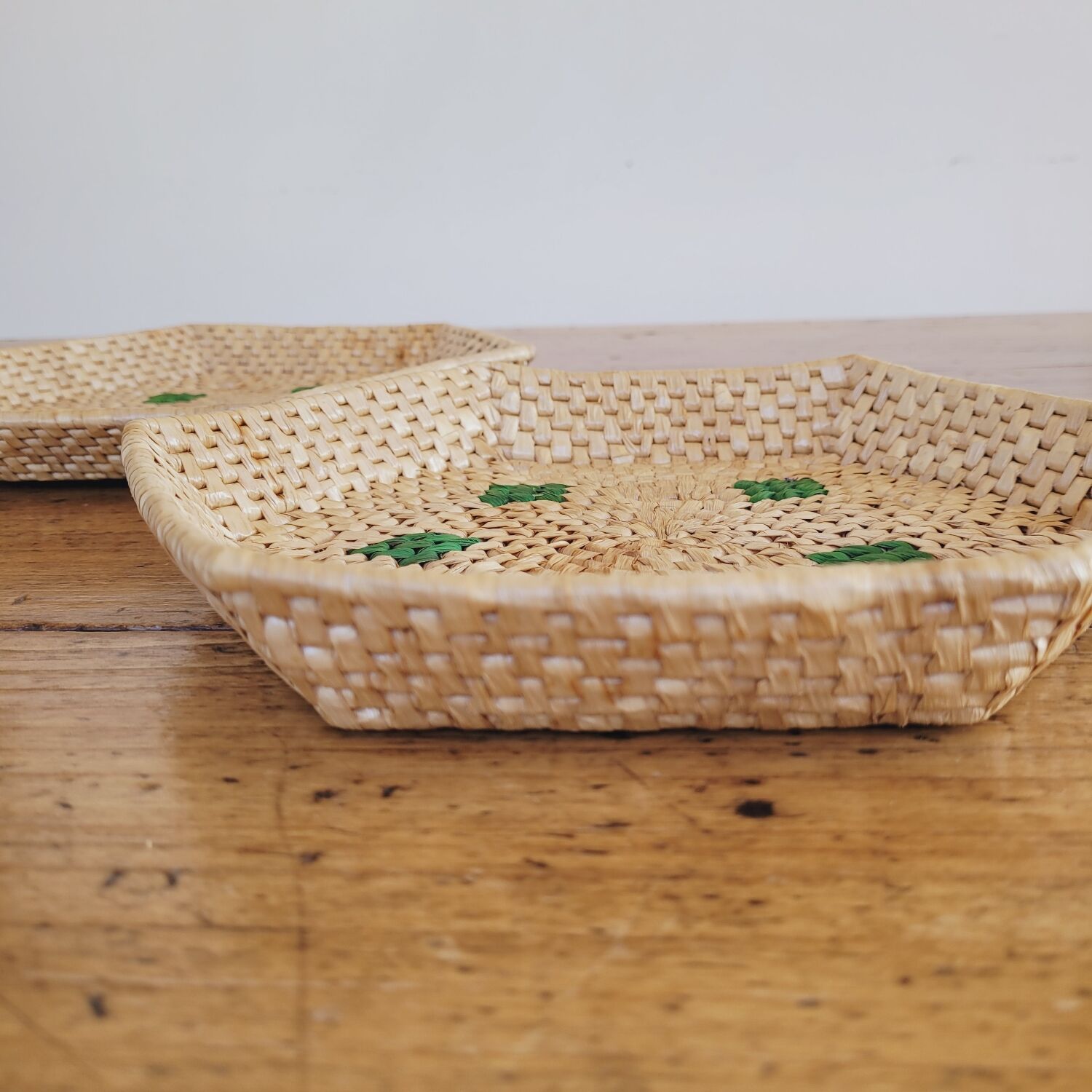 Duo raffia baskets