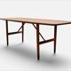 Table basse Anton Kildeberg (attribuée), noyer et laiton, Danemark années 1950-60.