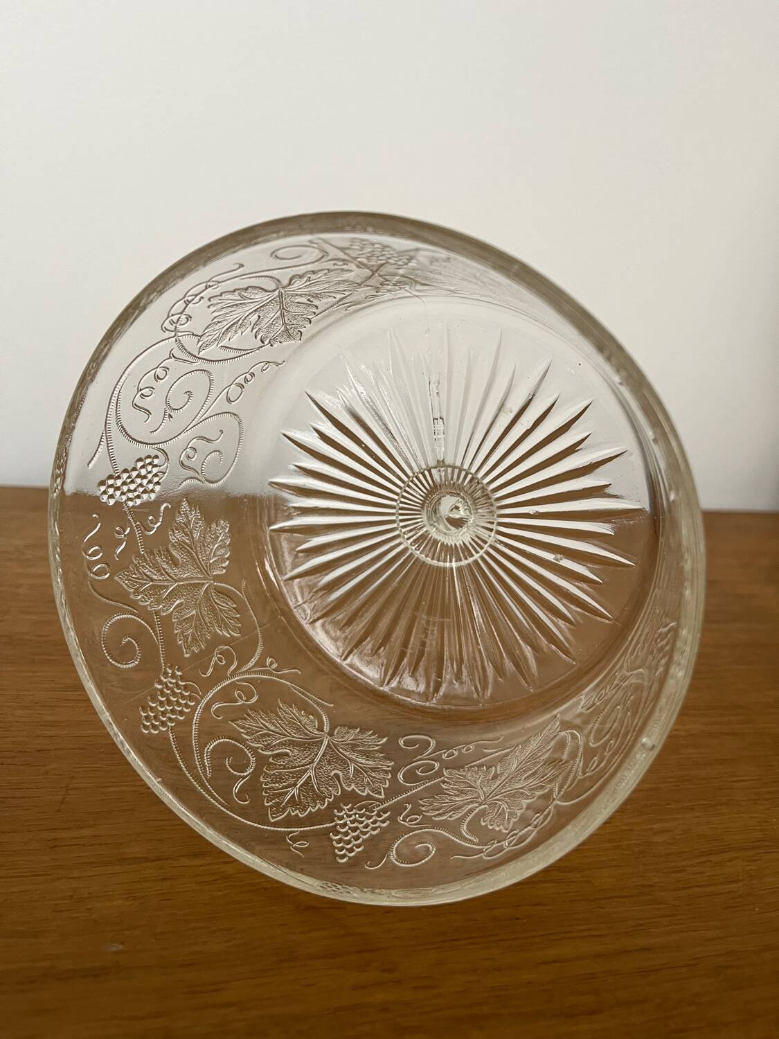 Cloche en verre ancienne décor vigne 