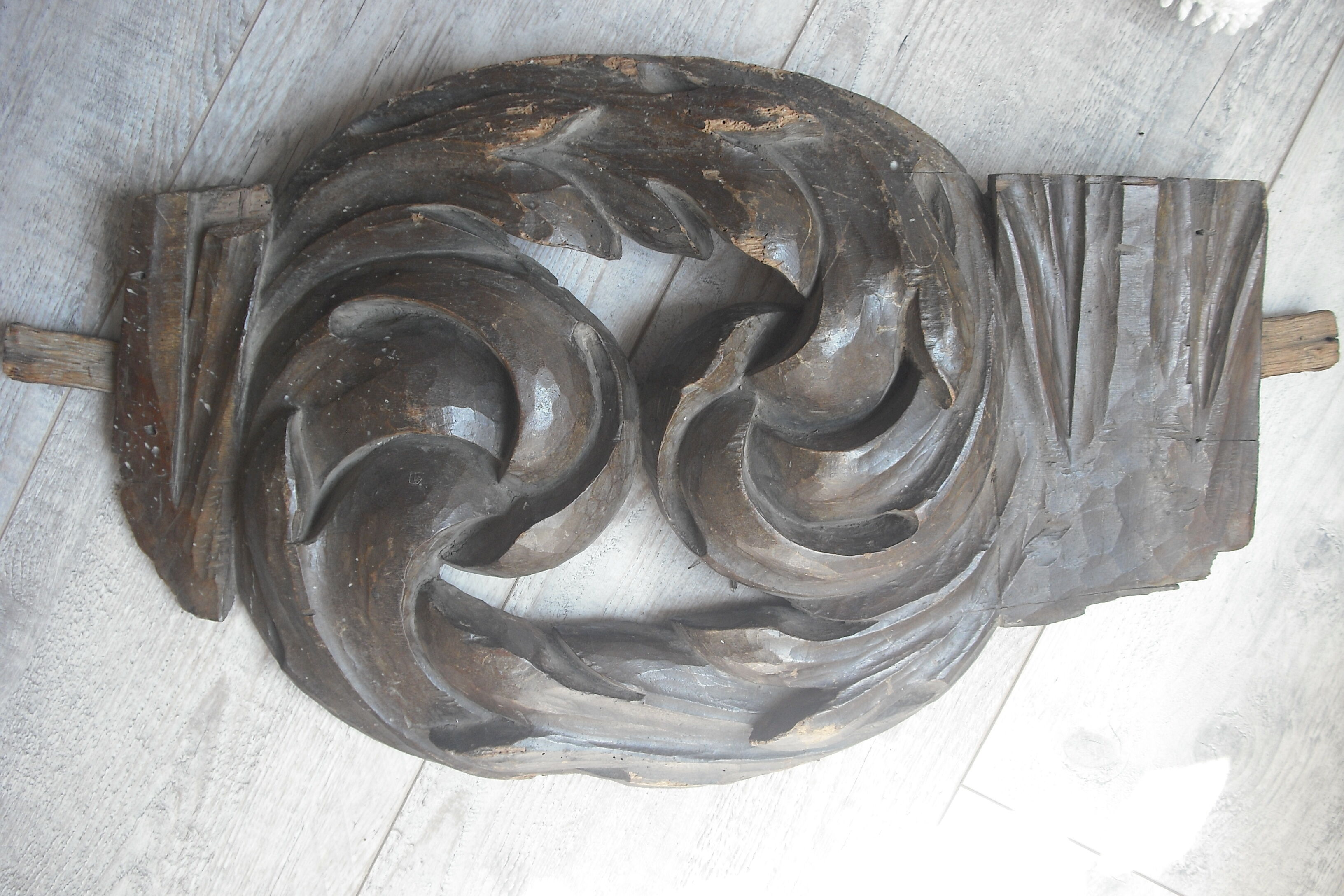 Massive carved wood 17th  oak