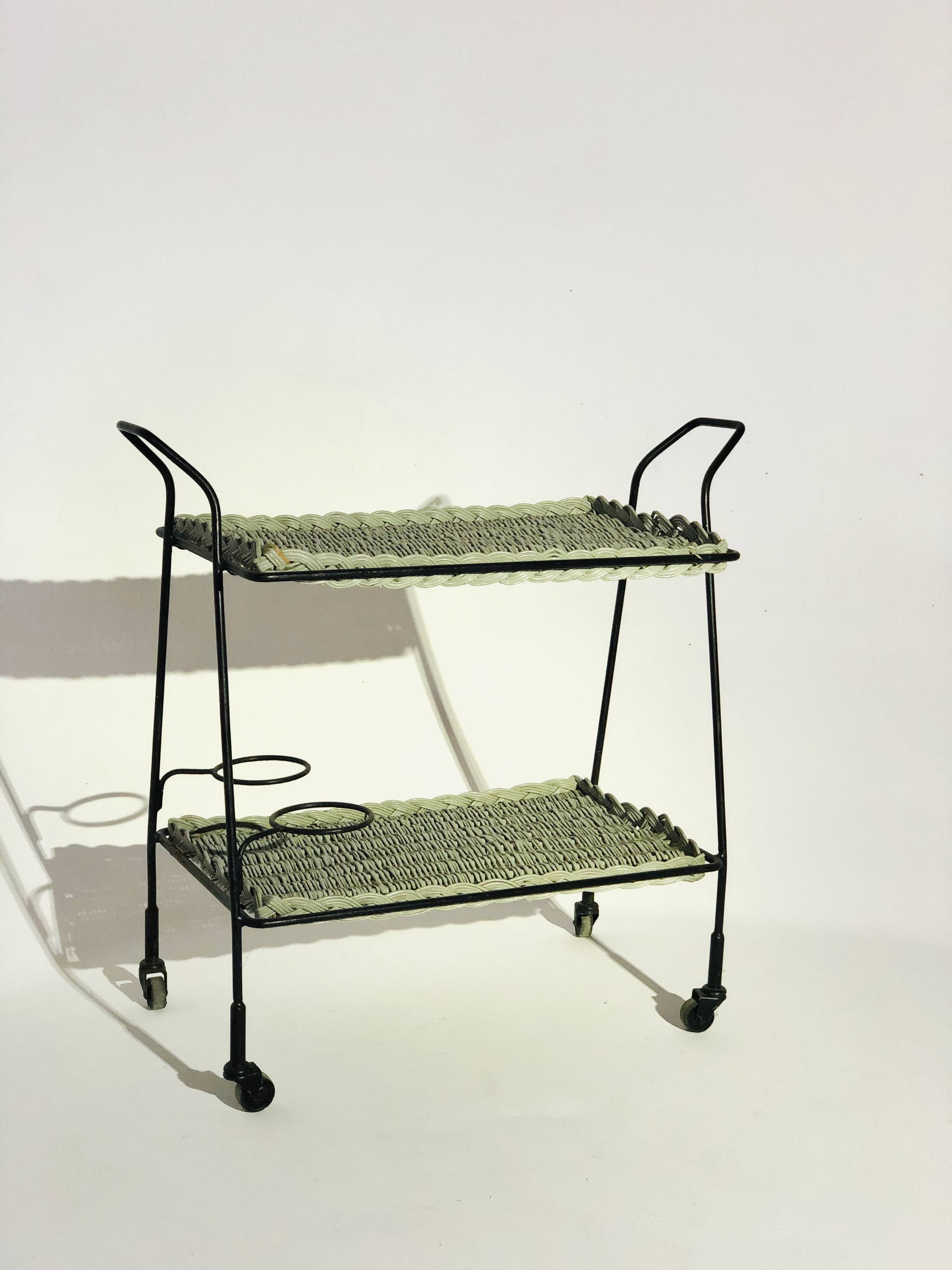 Vintage rolling table from 1960 - green rattan and black tubular metal