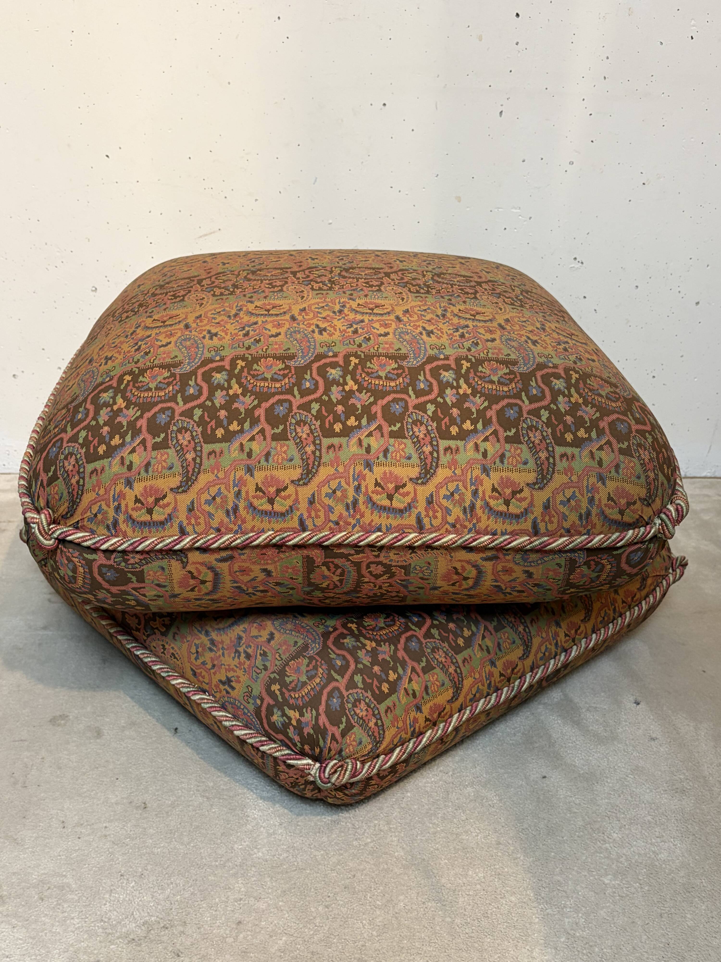 Pouf Jacques Charpentier, Maison Jansen 1970