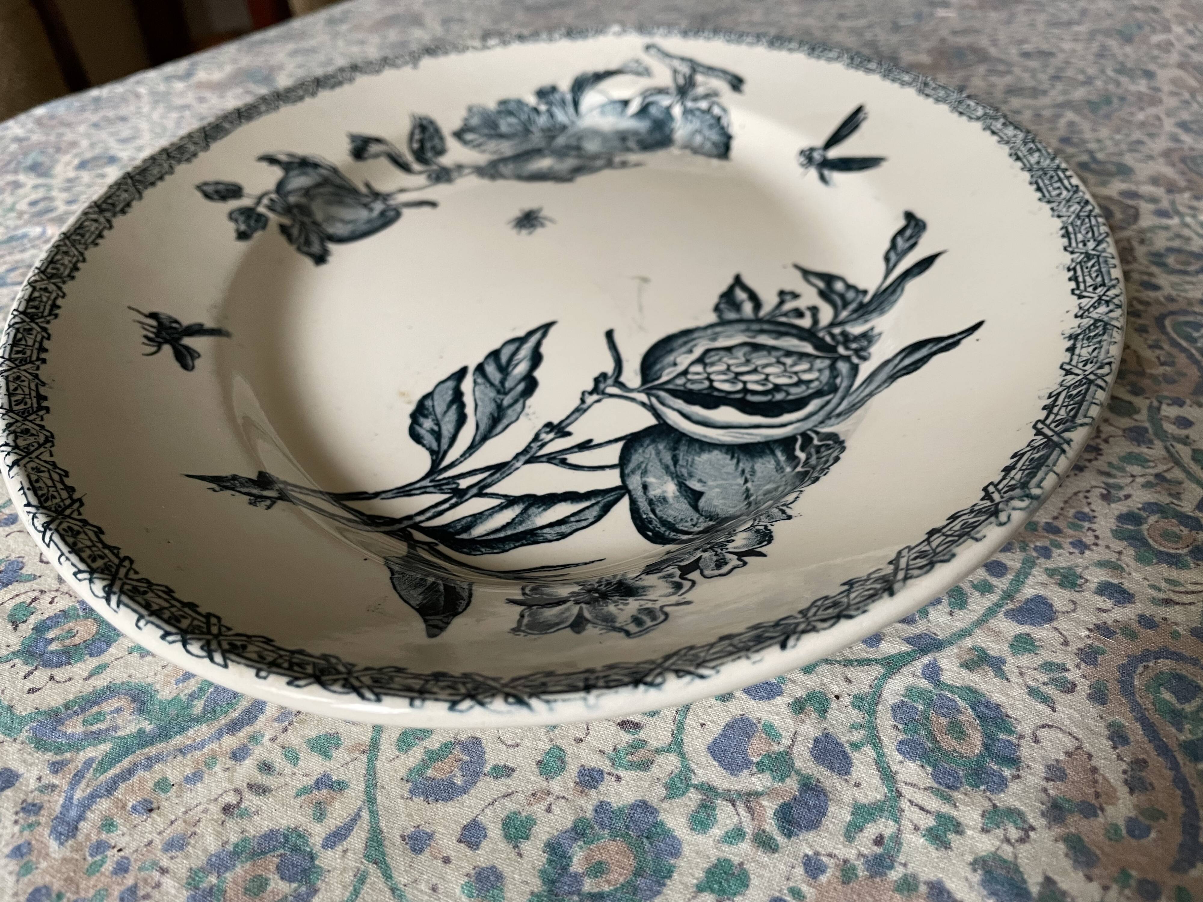 Iron earth serving dish
