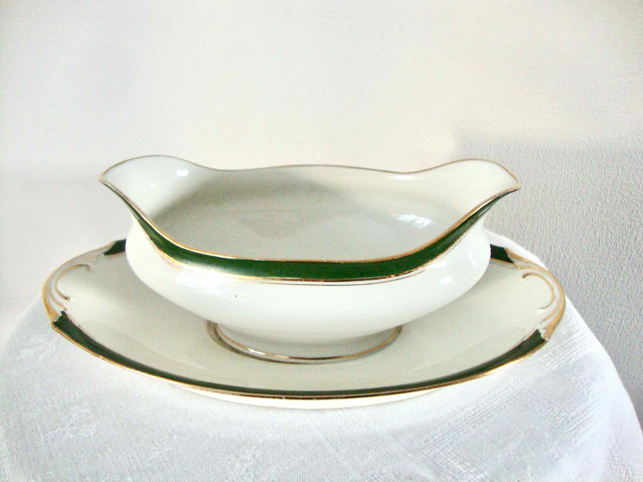 Service of 26 plates and dishes  from the 40s