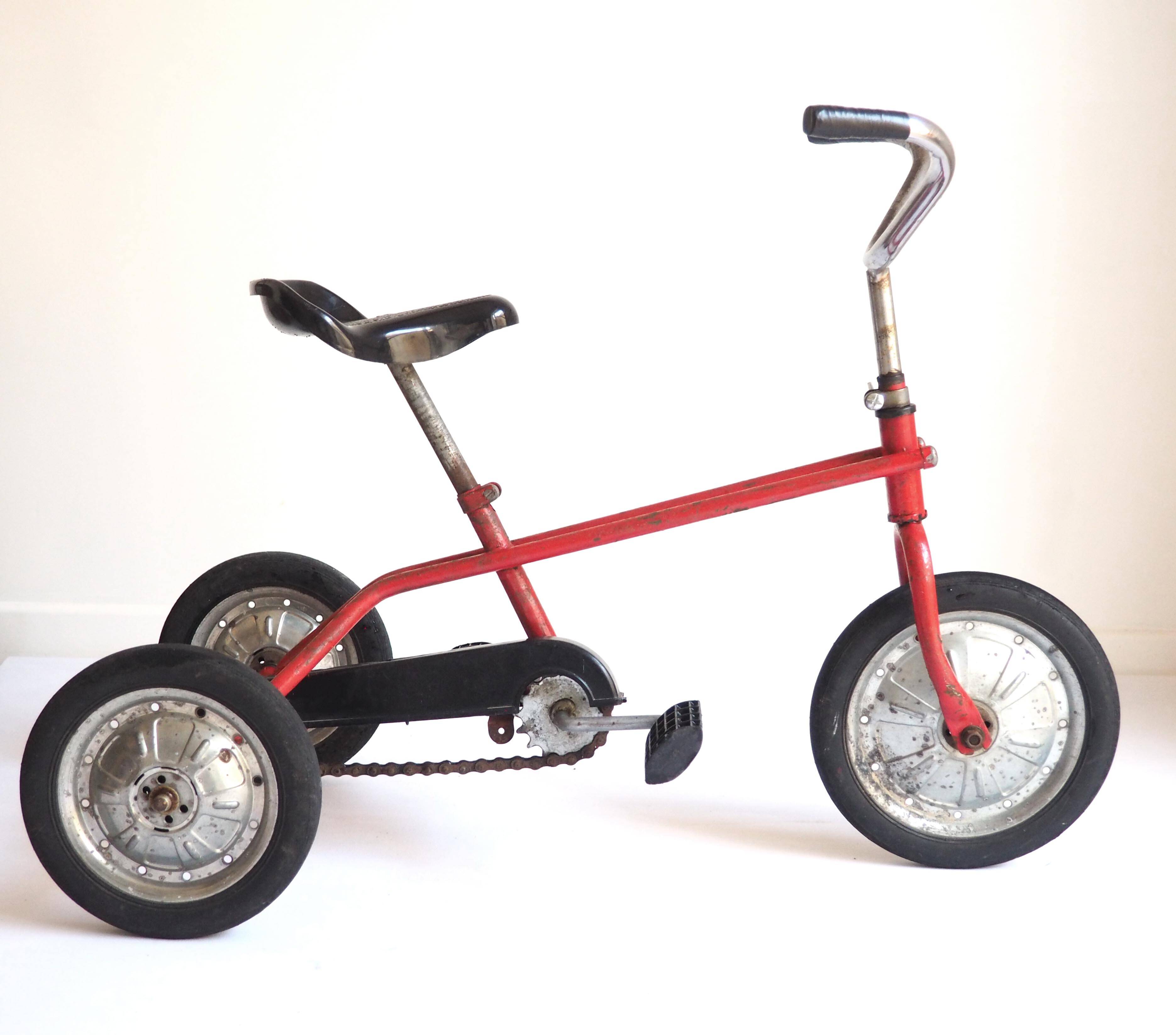 Tricycle rouge