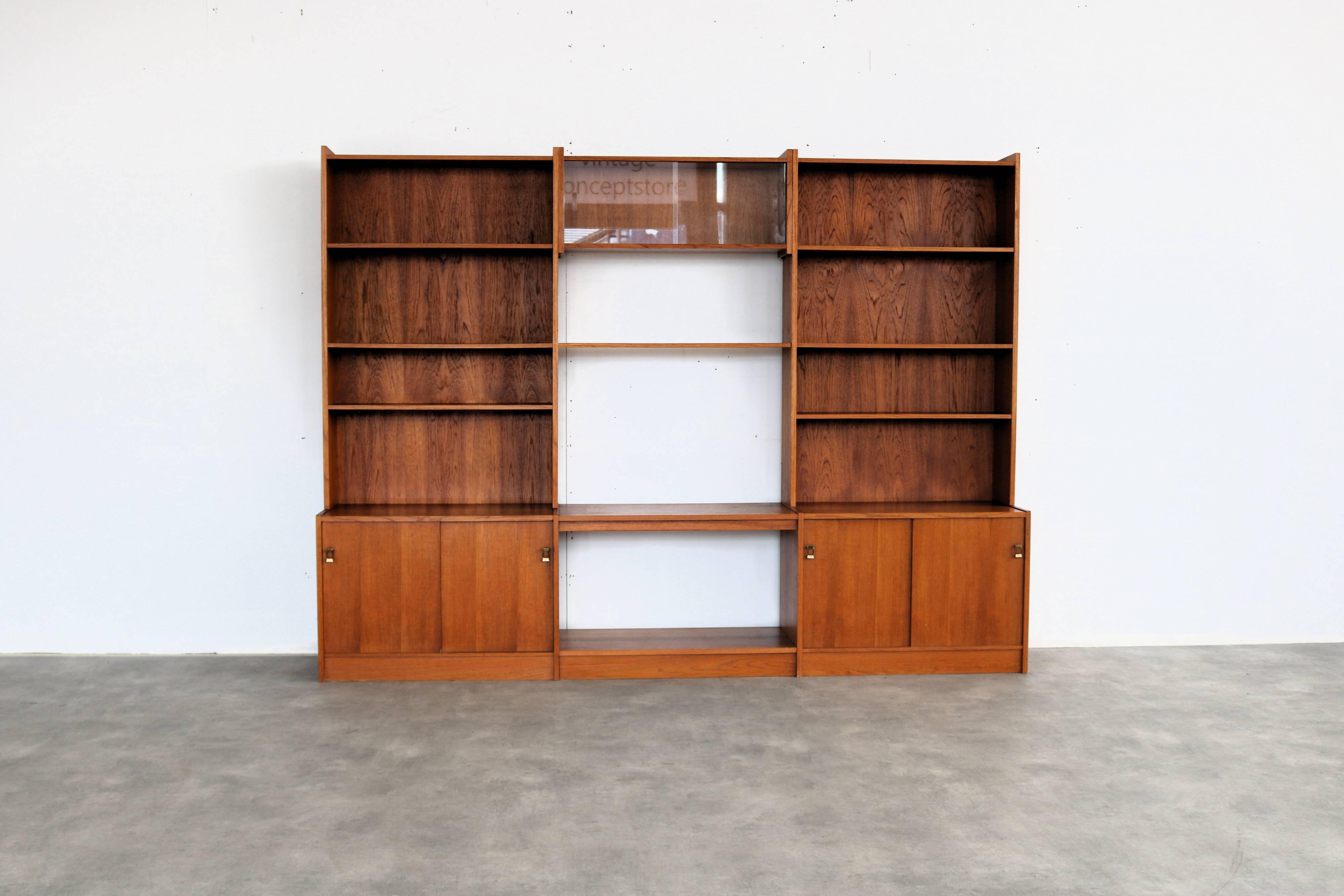 Vintage wall unit | bookcase | 1960s | teak