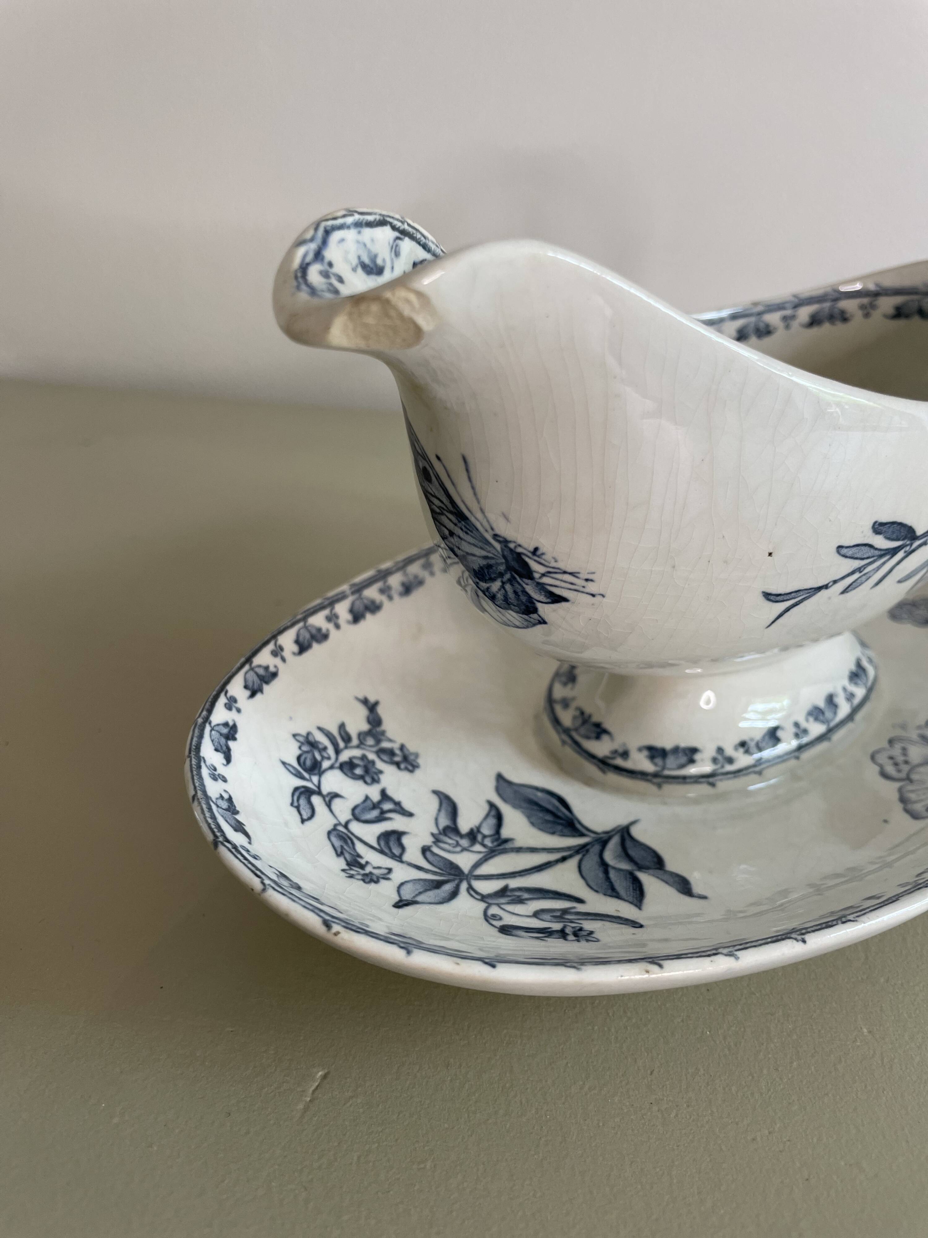 Sauce boat in blue iron earth Sarreguemines model Carmen