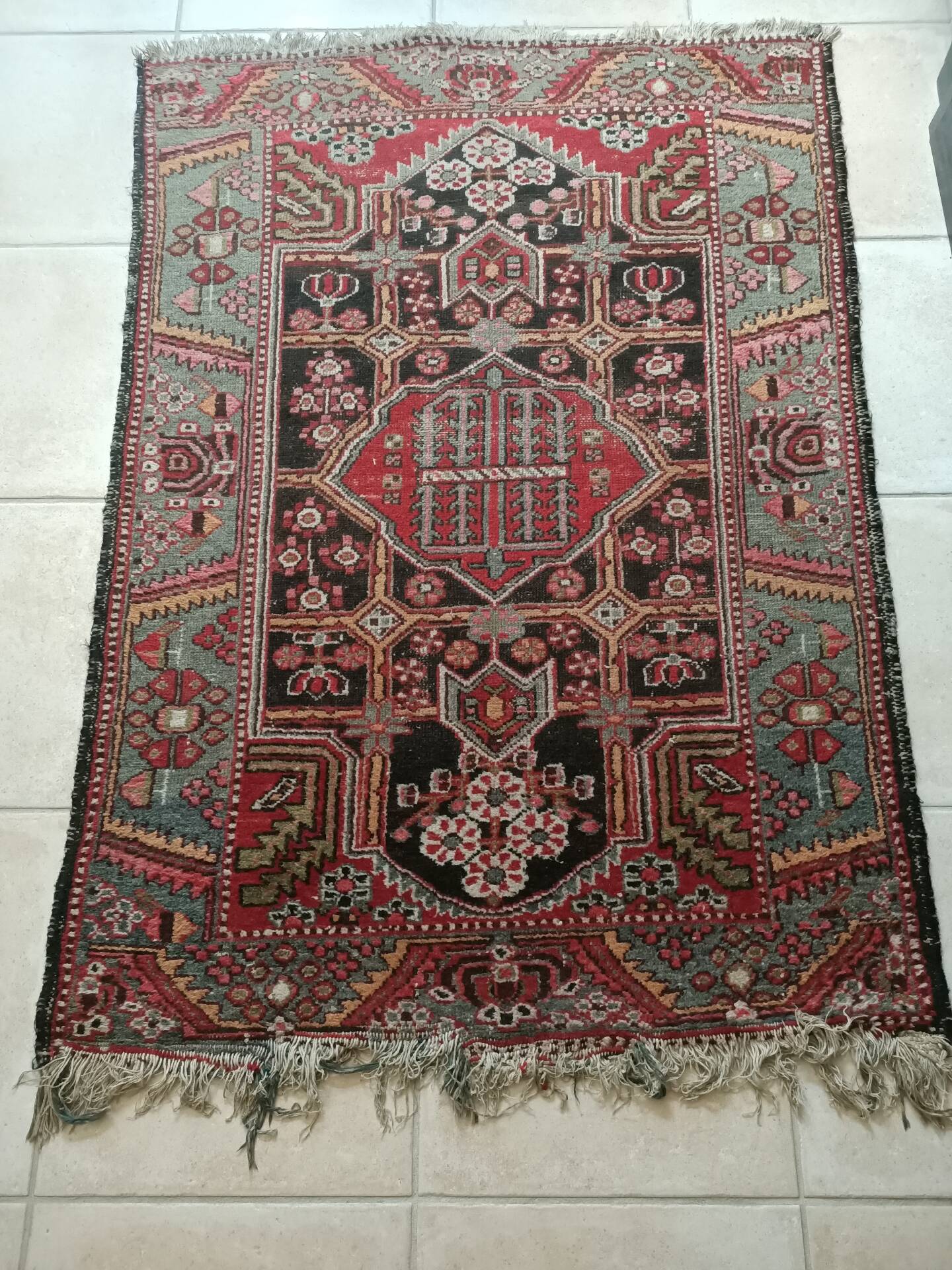 Antique Heriz rug 105 x 160 handmade