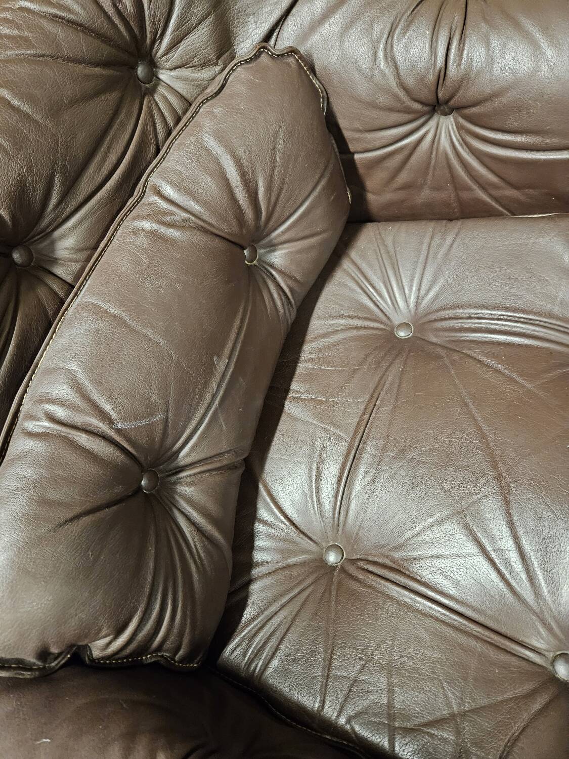 Paire de fauteuil vintage cuir Coja Suède 1960"