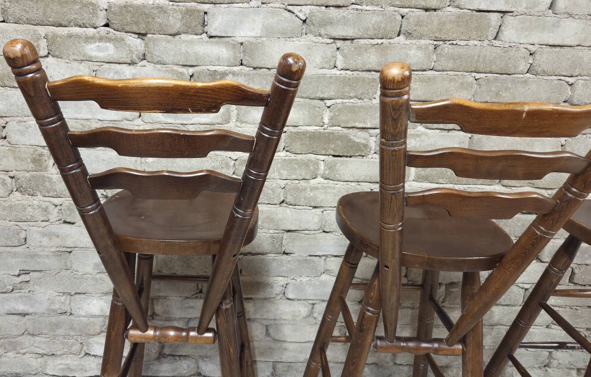 3 vintage wooden bar stools from the 60s/70s with a bistro spirit.