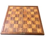 Imposant jeu d'échecs signé CJ