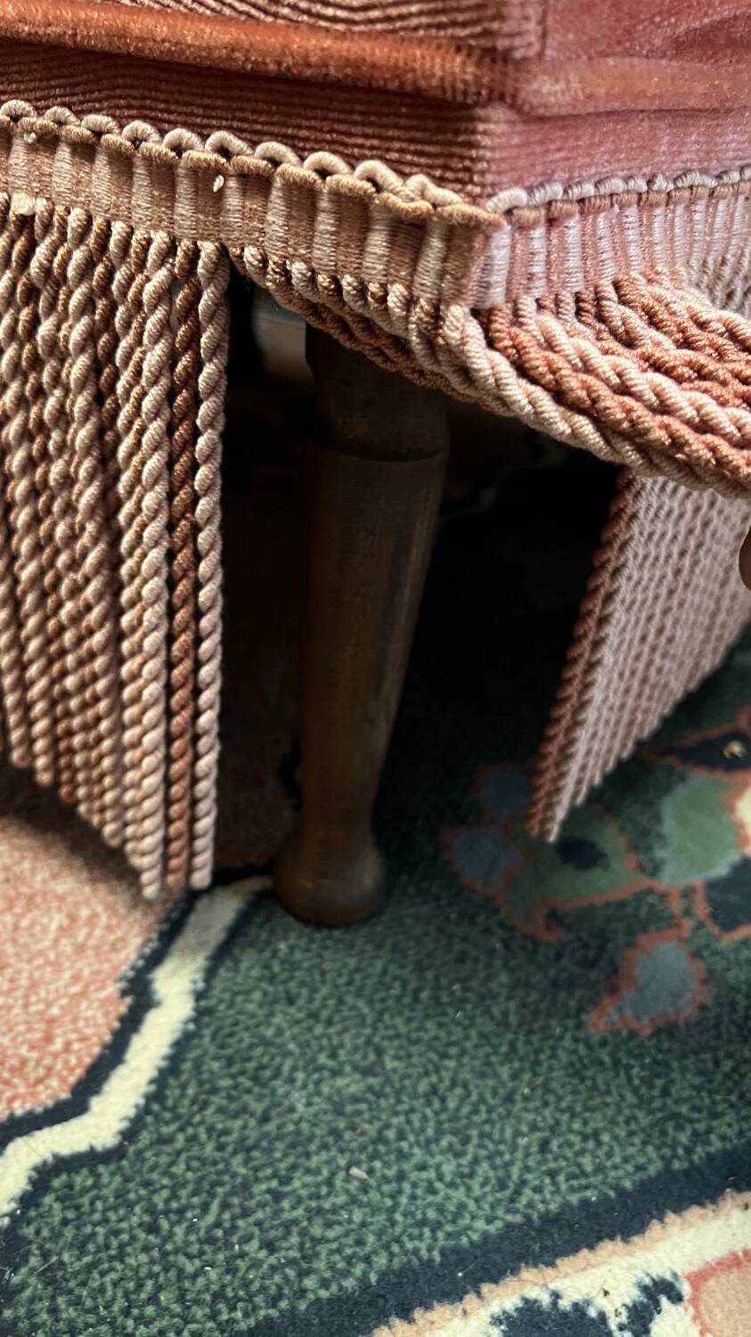 Pink velvet toad armchair