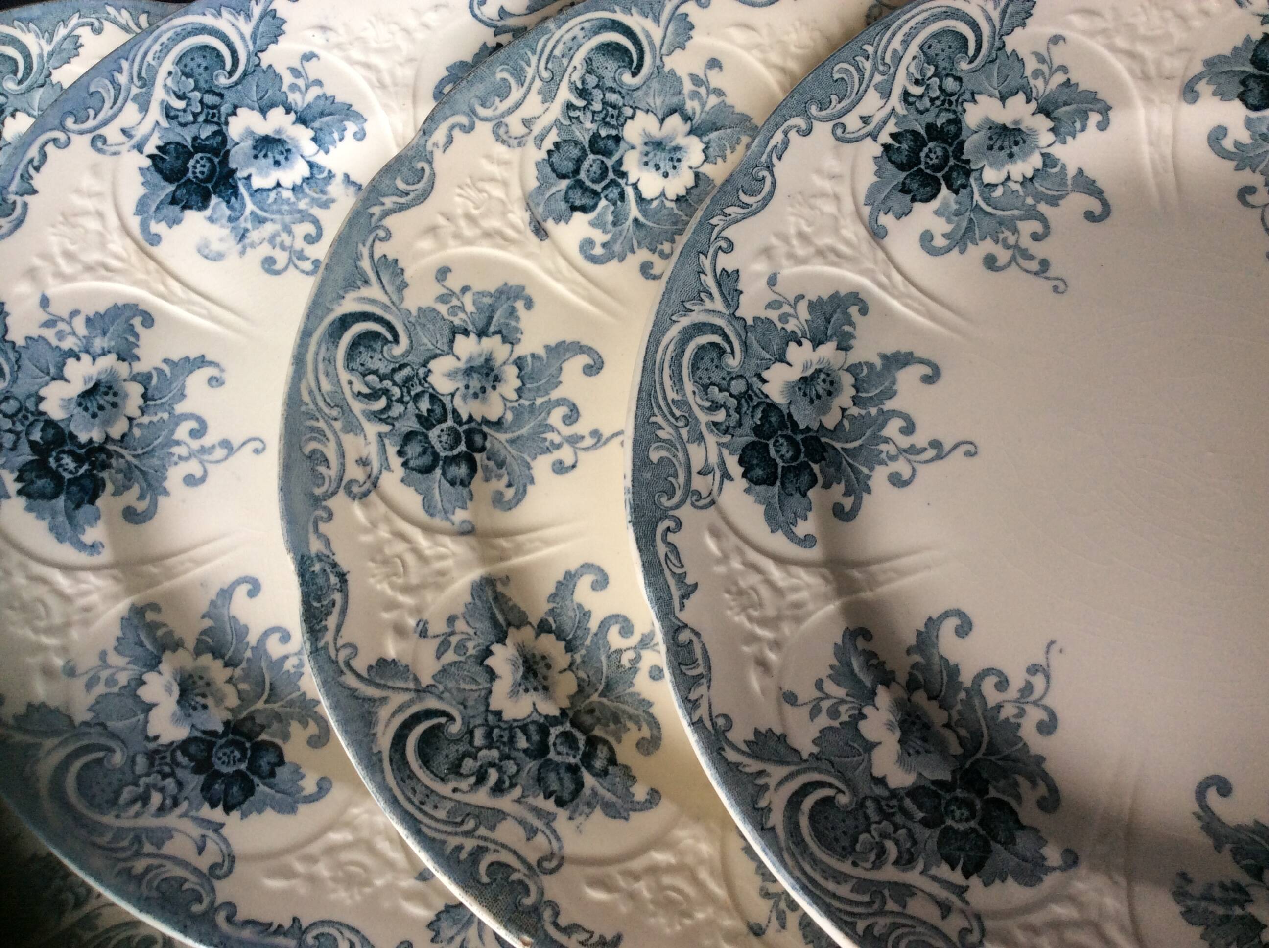 5 small Longwy plates, Gobelins model, late 19th century