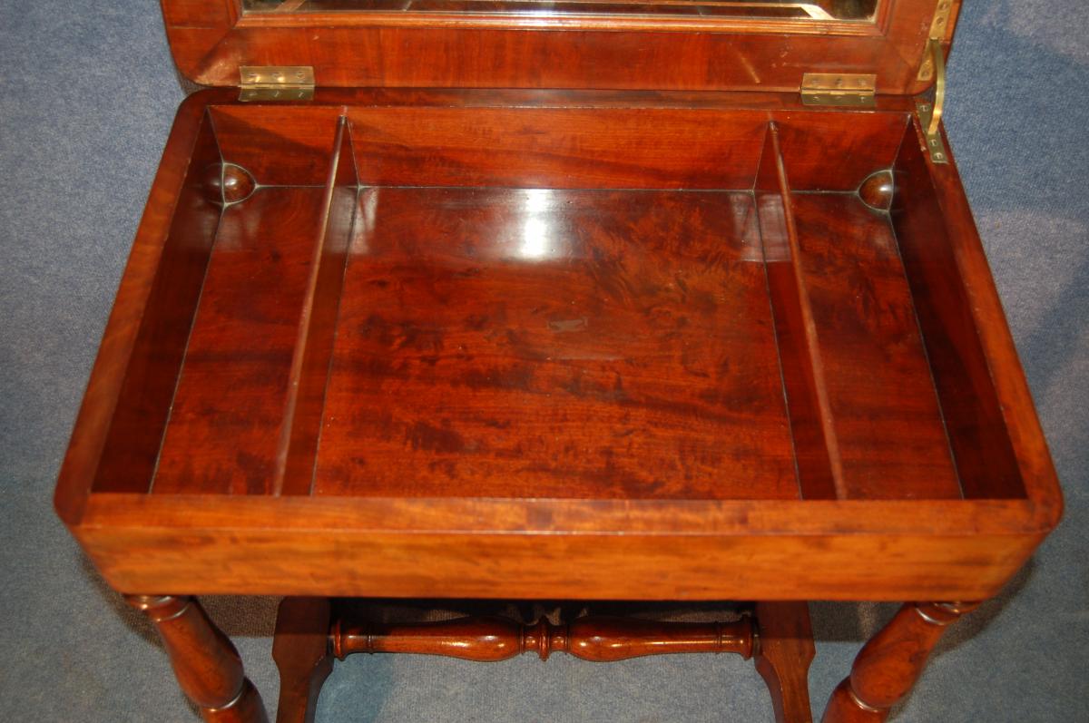 Small table with Jacob legs in mahogany, early 19th century