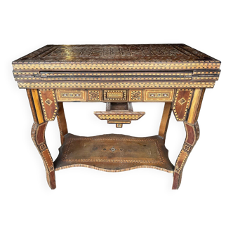 Table de jeux en bois et nacre