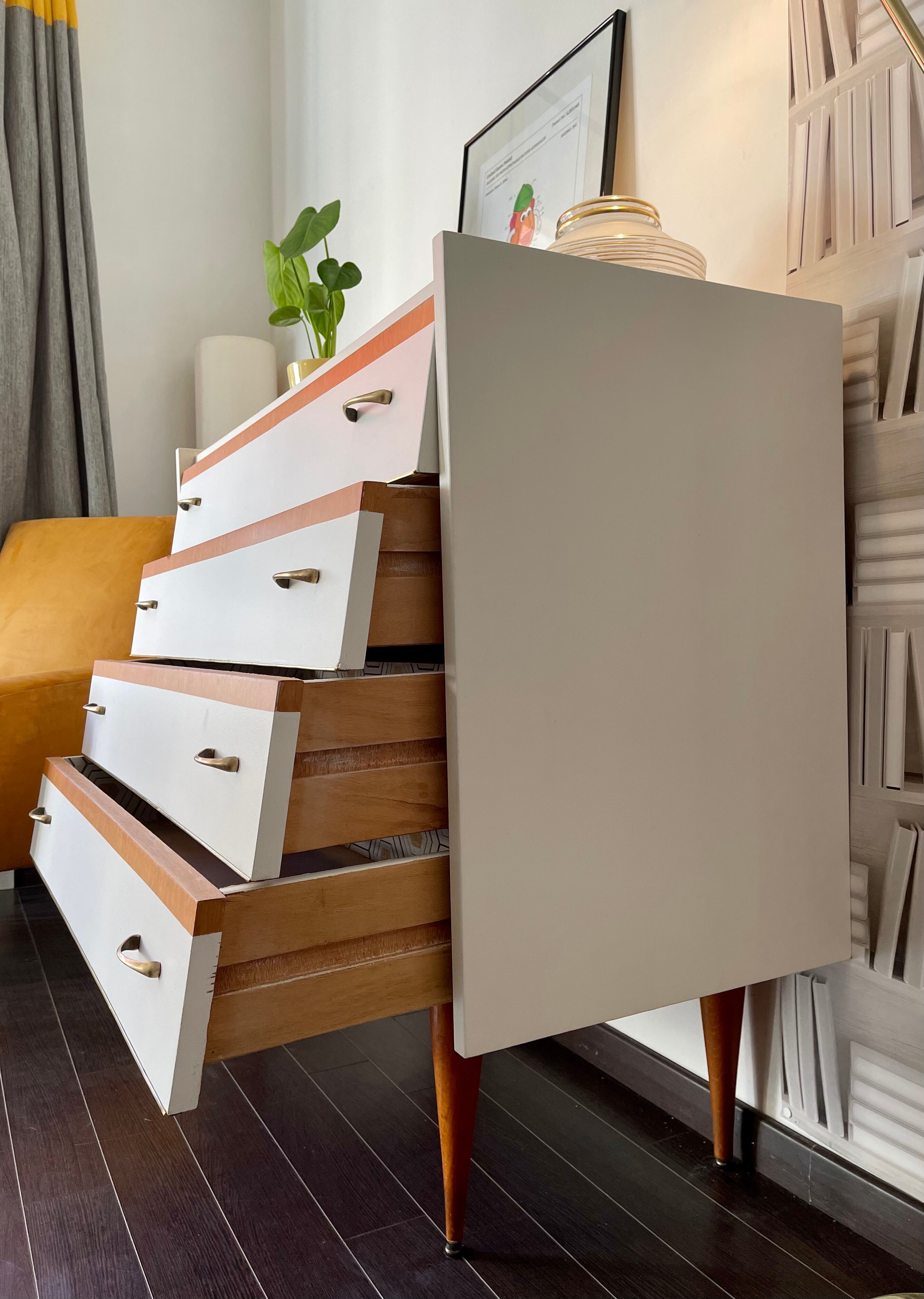 Vintage chest of drawers