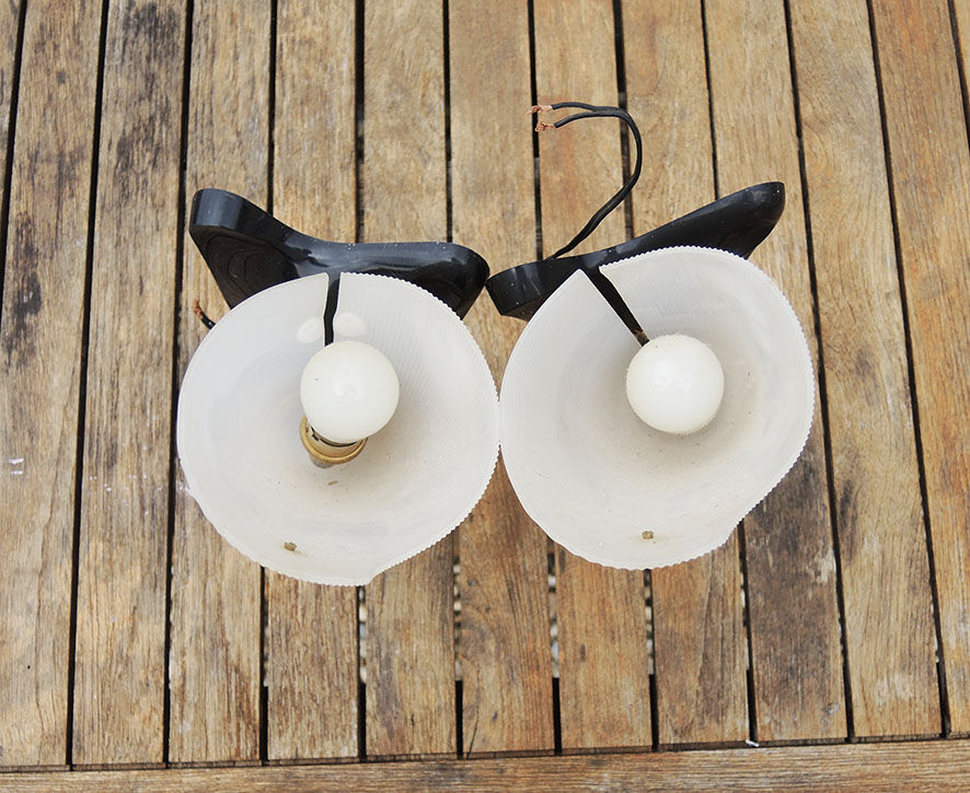 2 old 'rockabilly' wall lamps in bakelite black & white