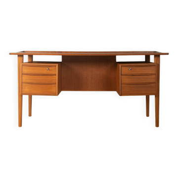Mid-century desk in teak by Peter Løvig Nielsen (1960s)