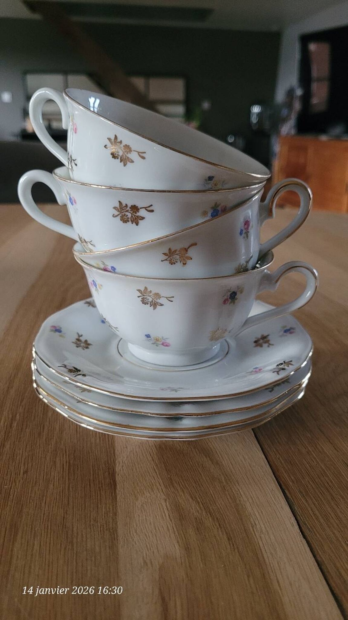4 cups and saucers in porcelain from Bavaria