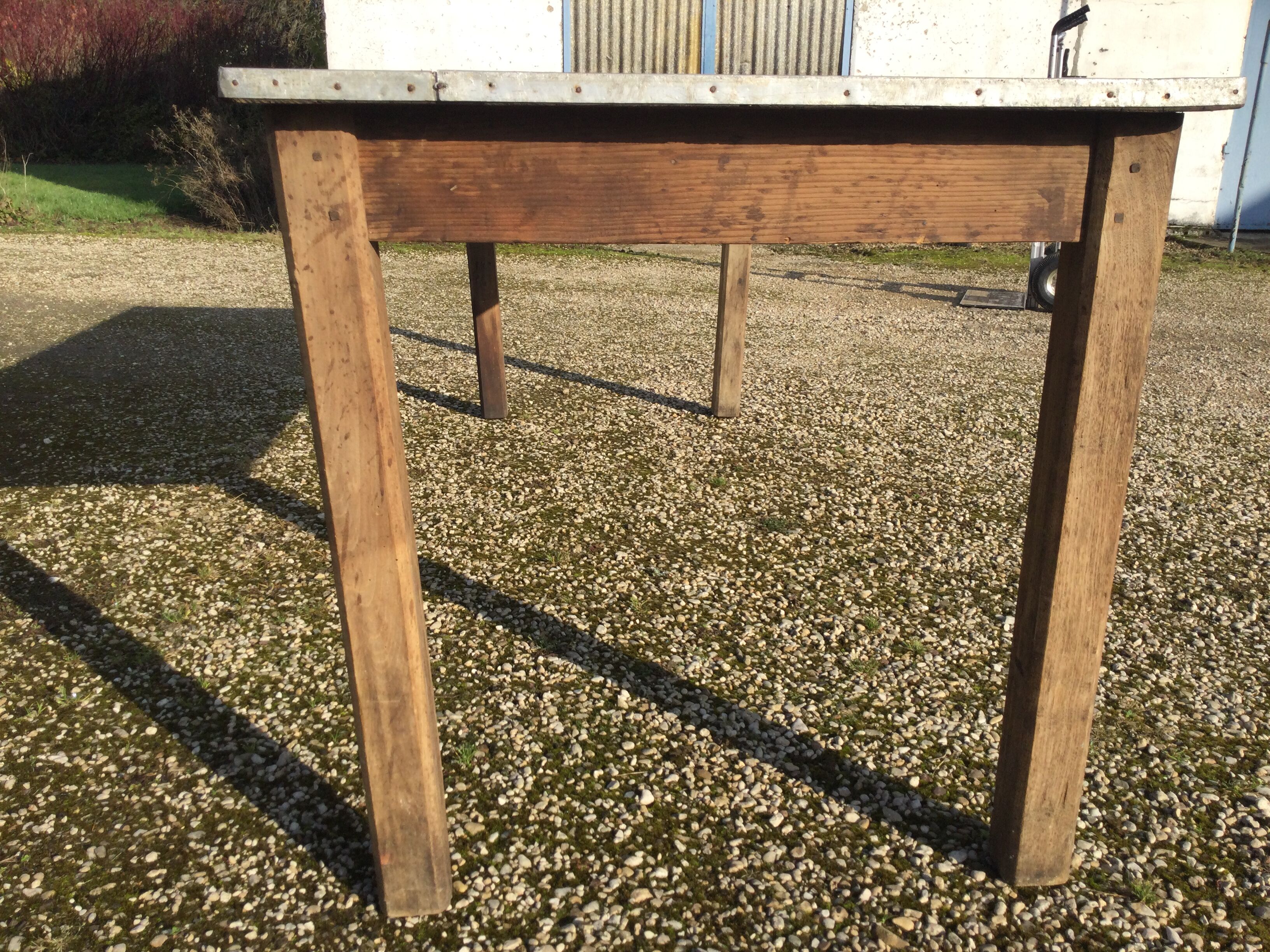 Farm table