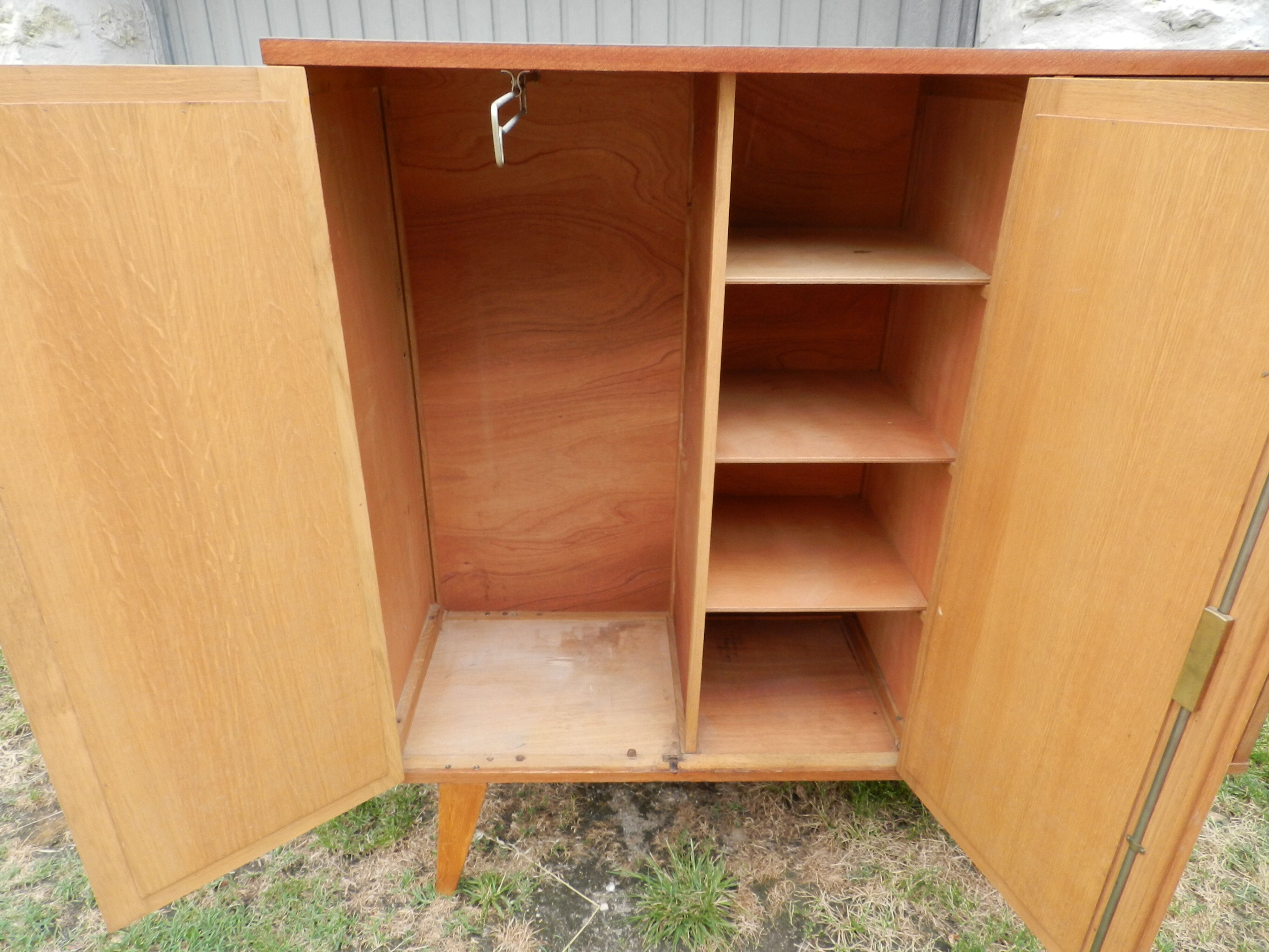 Armoire