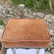 Charming stool in brown velvet and chrome metal
