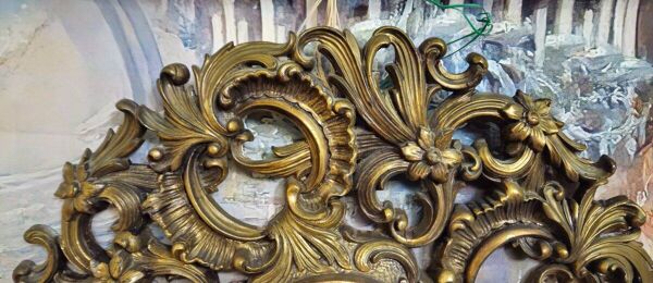 Miroir ancien doré style baroque / rococo – cadre très richement sculpté
