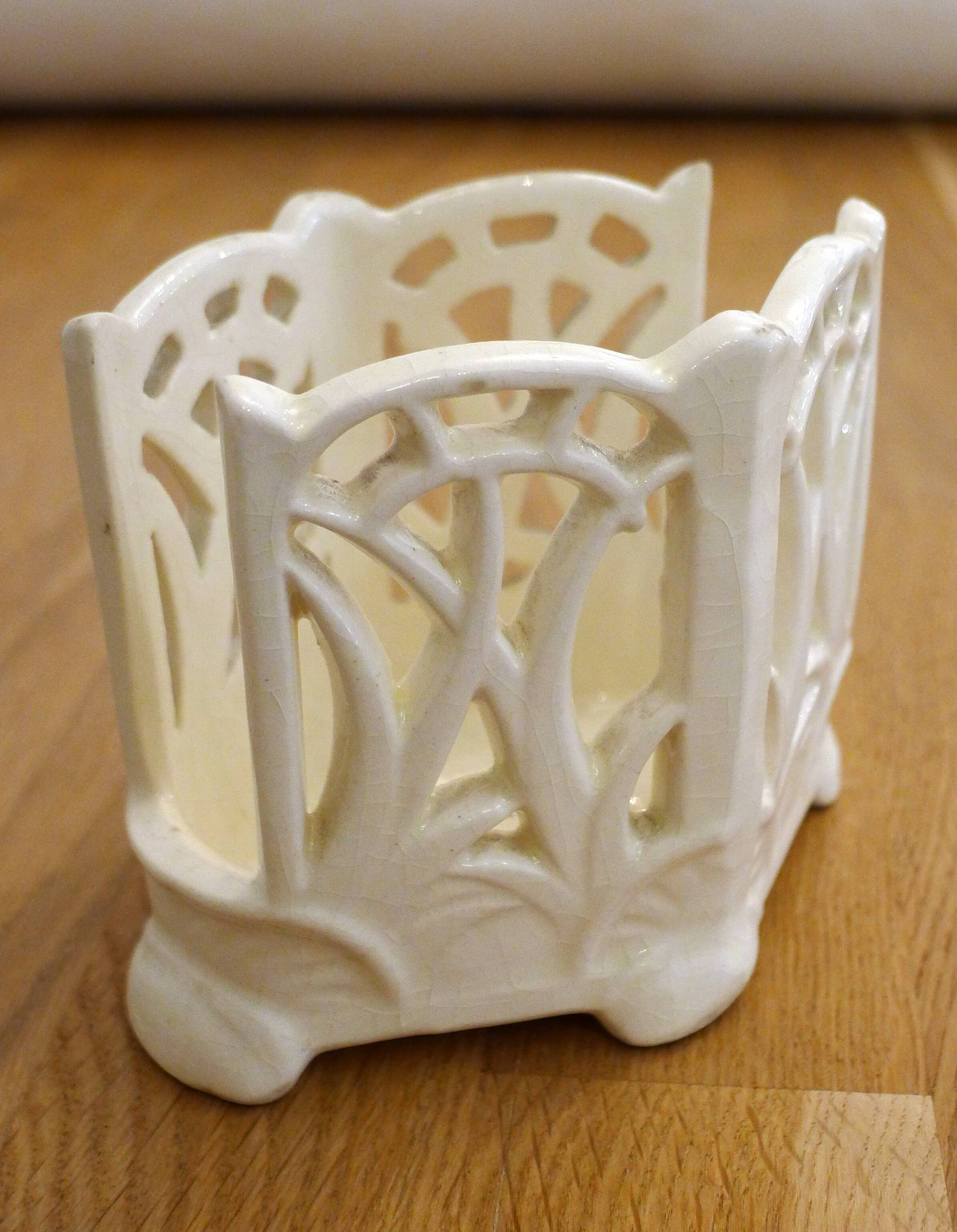 Openwork pot / letter holder in Art Nouveau ceramic
