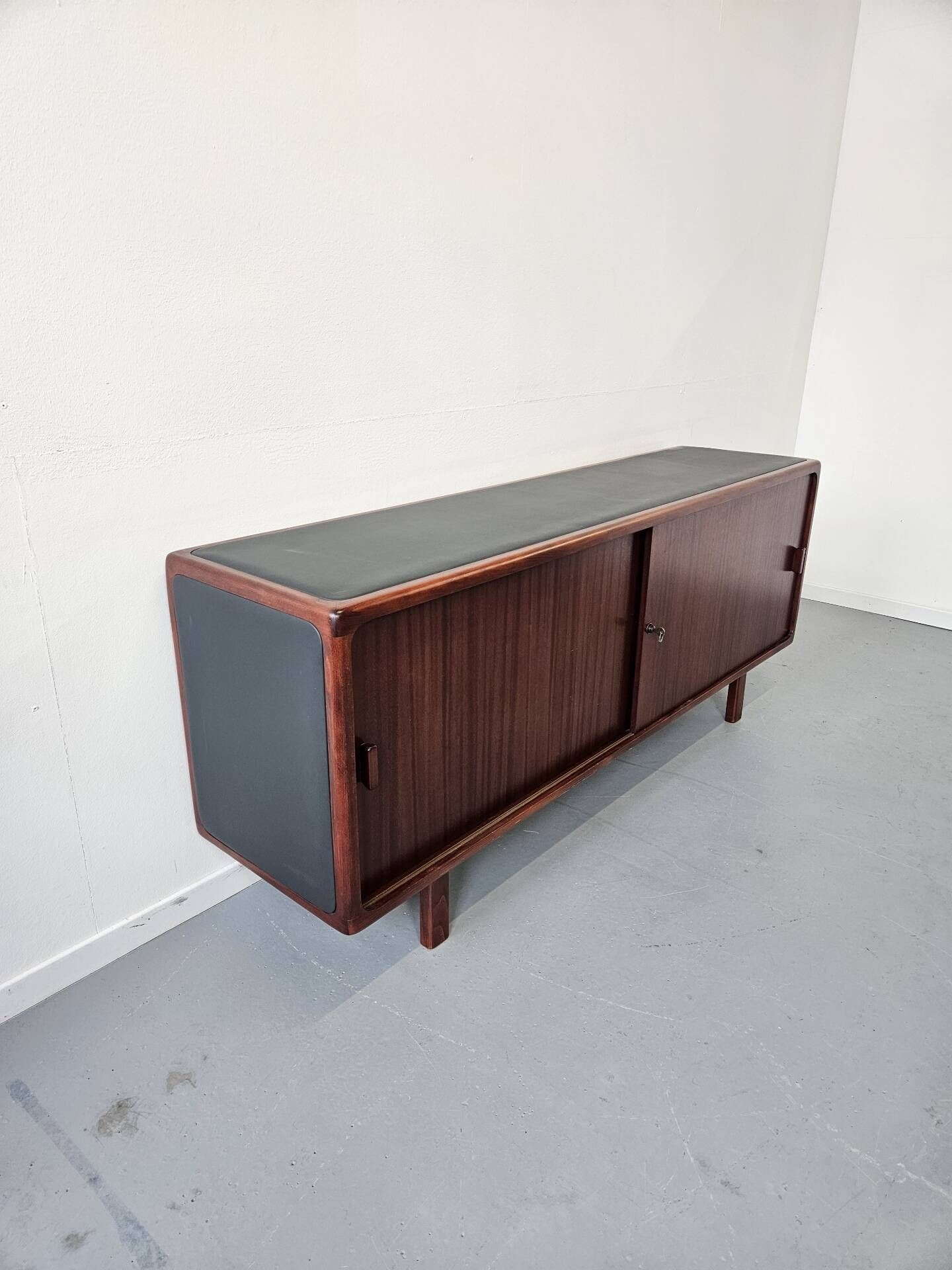 Enfilade vintage design en teck et cuir , années 70