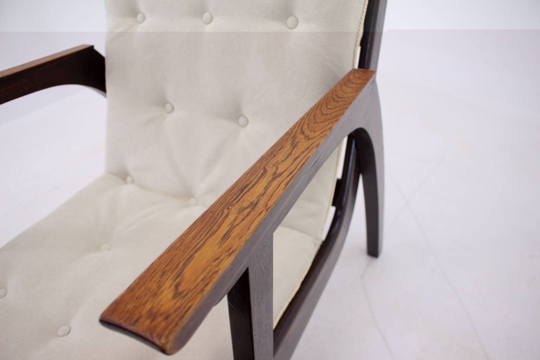 Fauteuil en chêne design des années 1960, Tchécoslovaquie