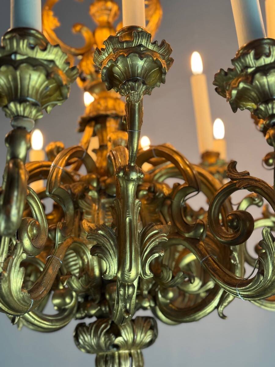 Carved and Gilded Wood Chandelier, 18 Arms of Light, Italy Circa 1880