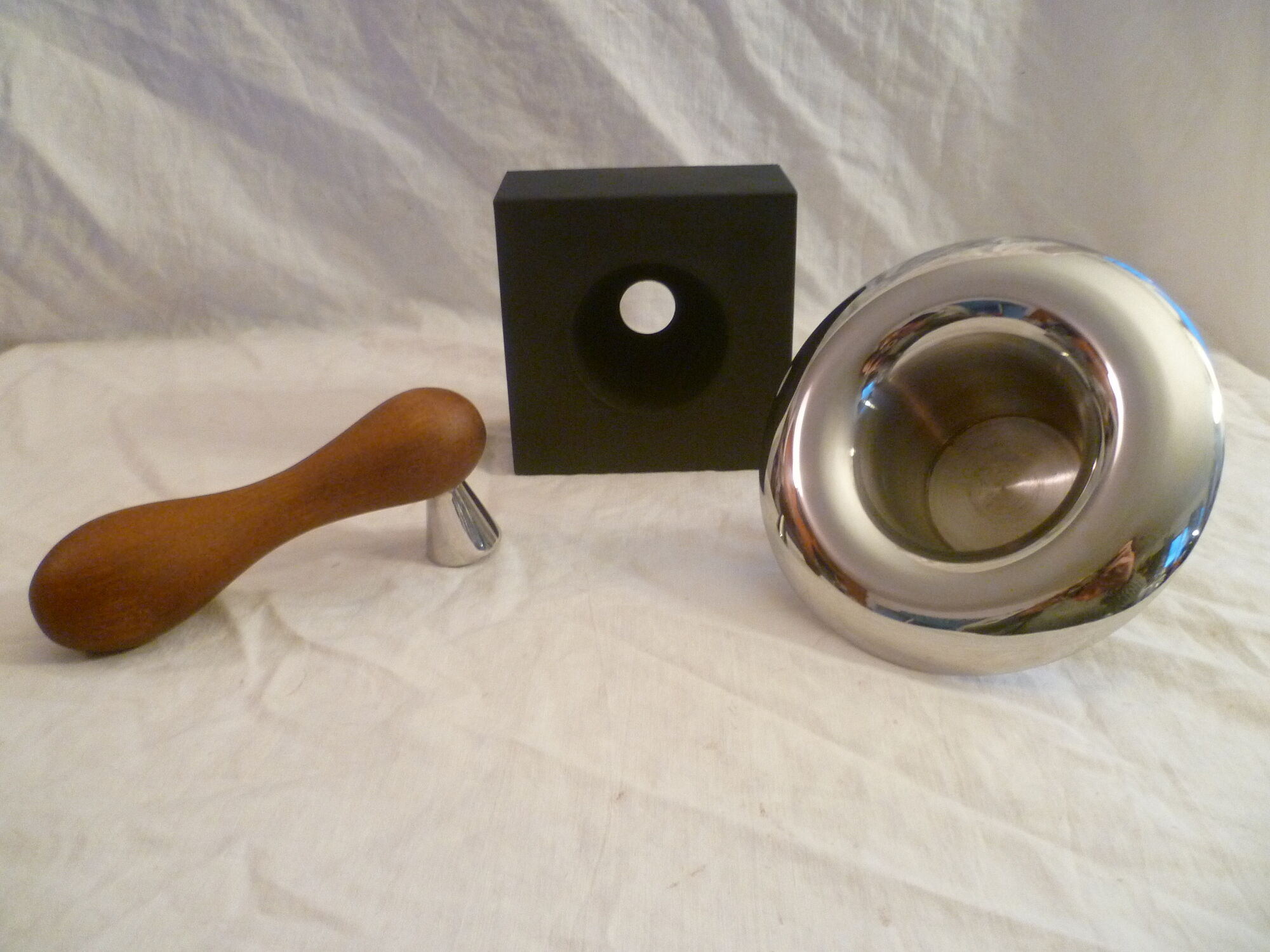 Walnut cracker stylish scandinavian design in steel/rubber/vintage wood collector