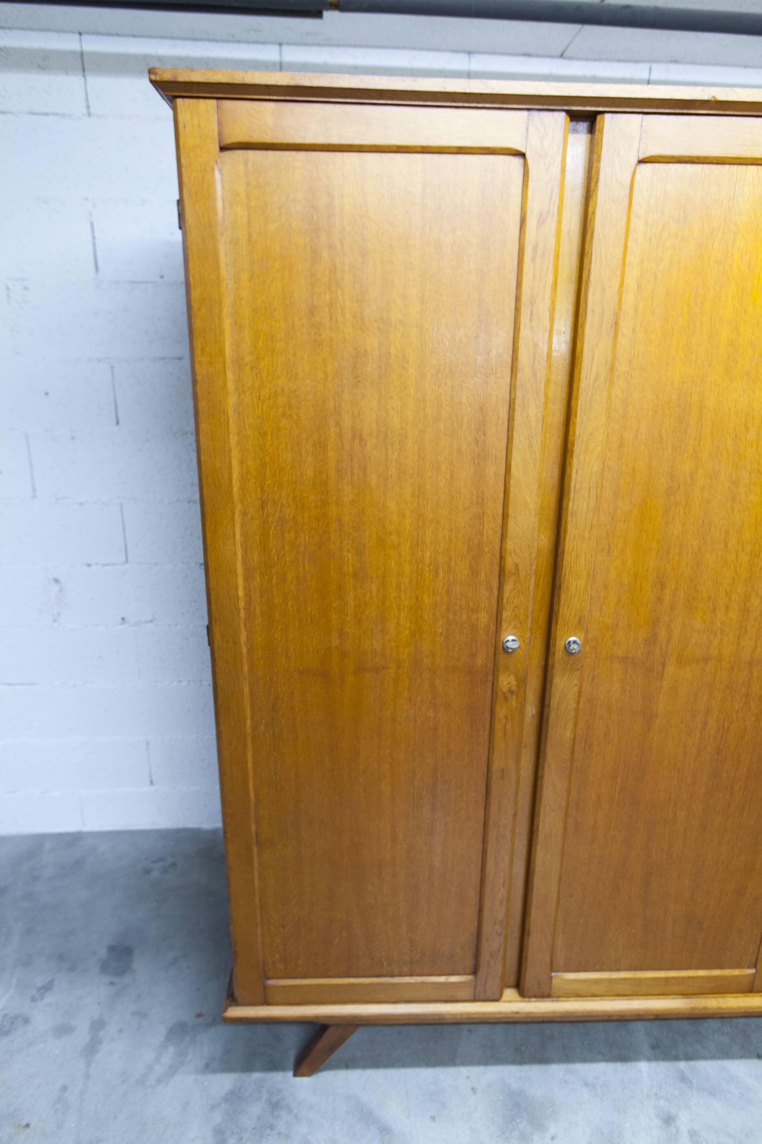 French wardrobe with tapered legs, 3 doors, 120cm hanging rail, new.