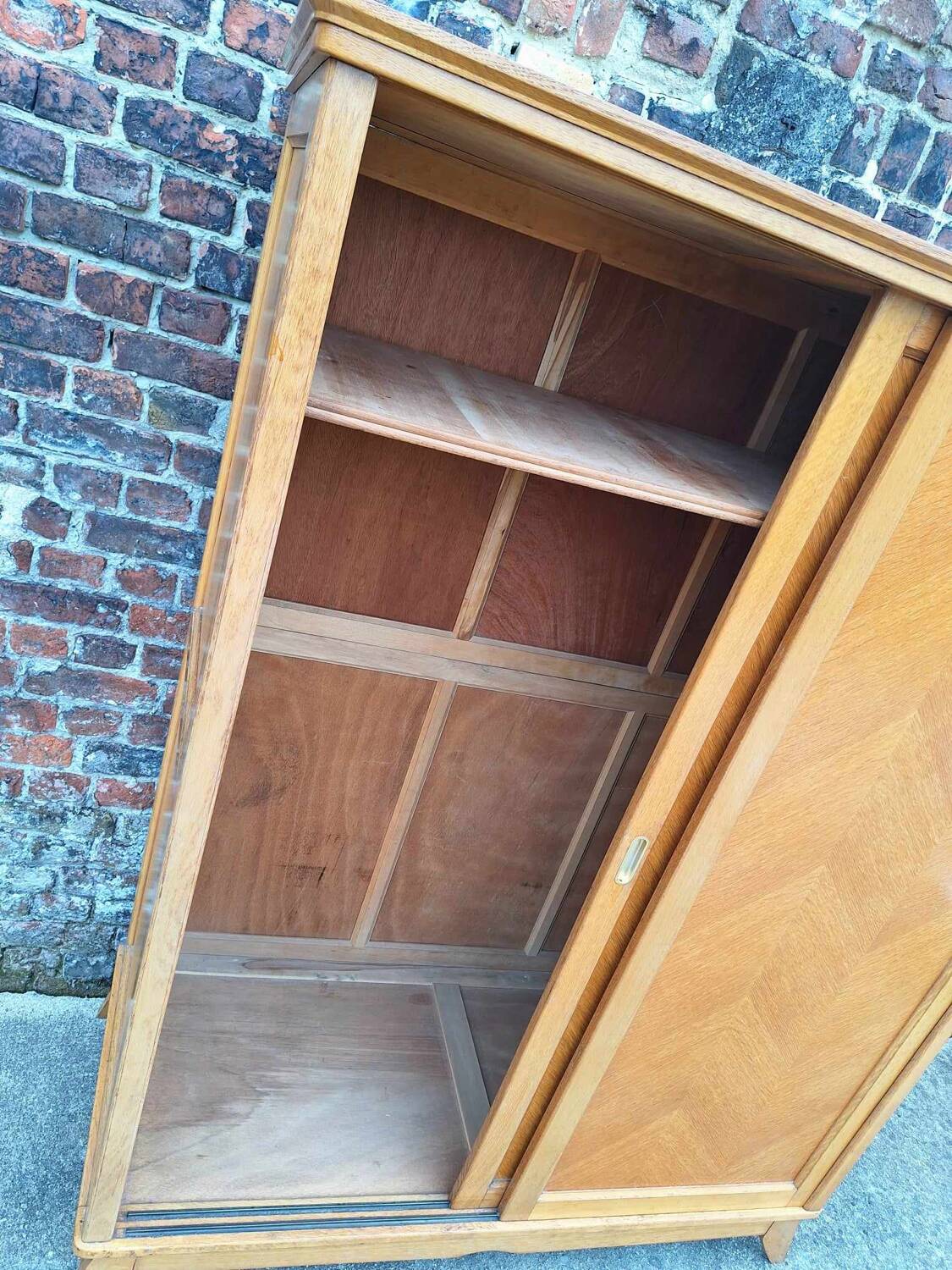 Armoire vintage