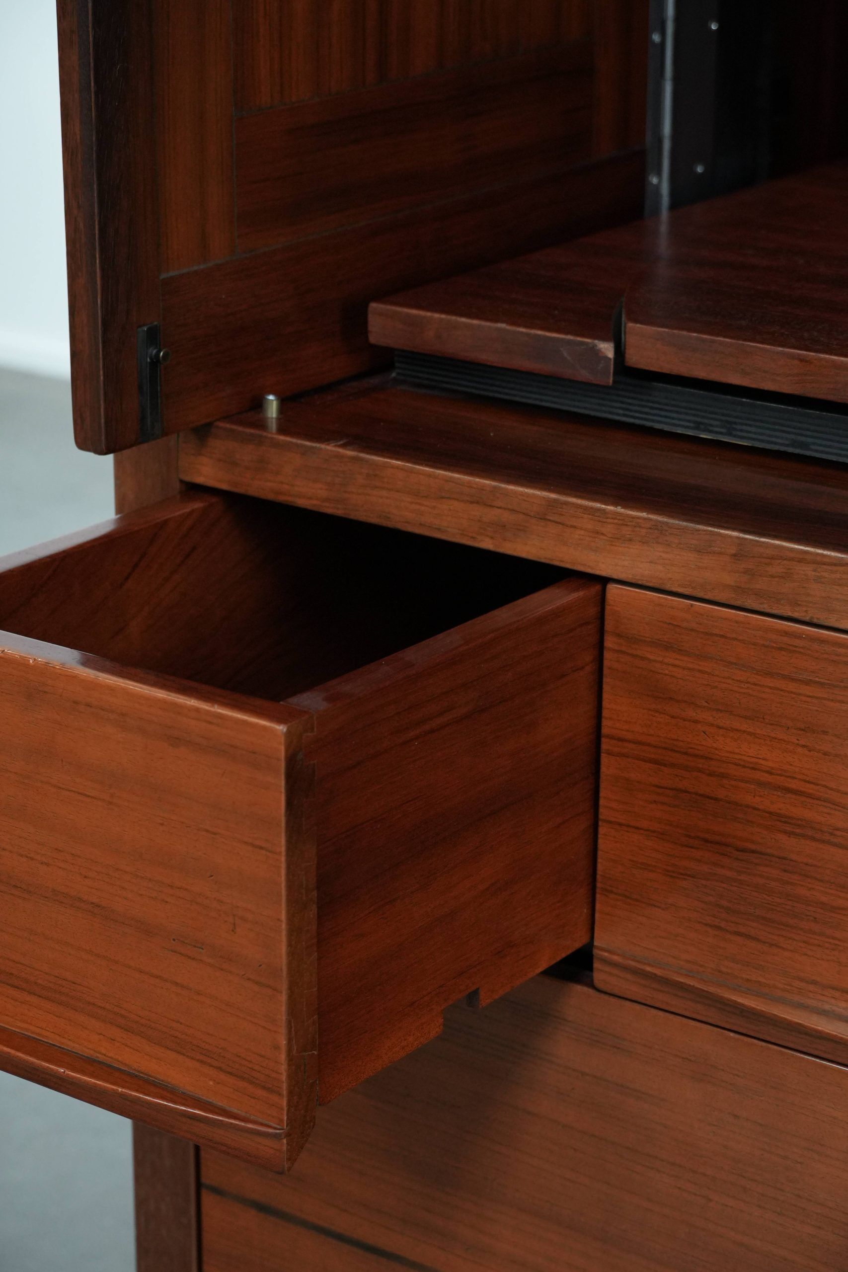 Art Deco design cabinet / audio / TV furniture with beautiful details