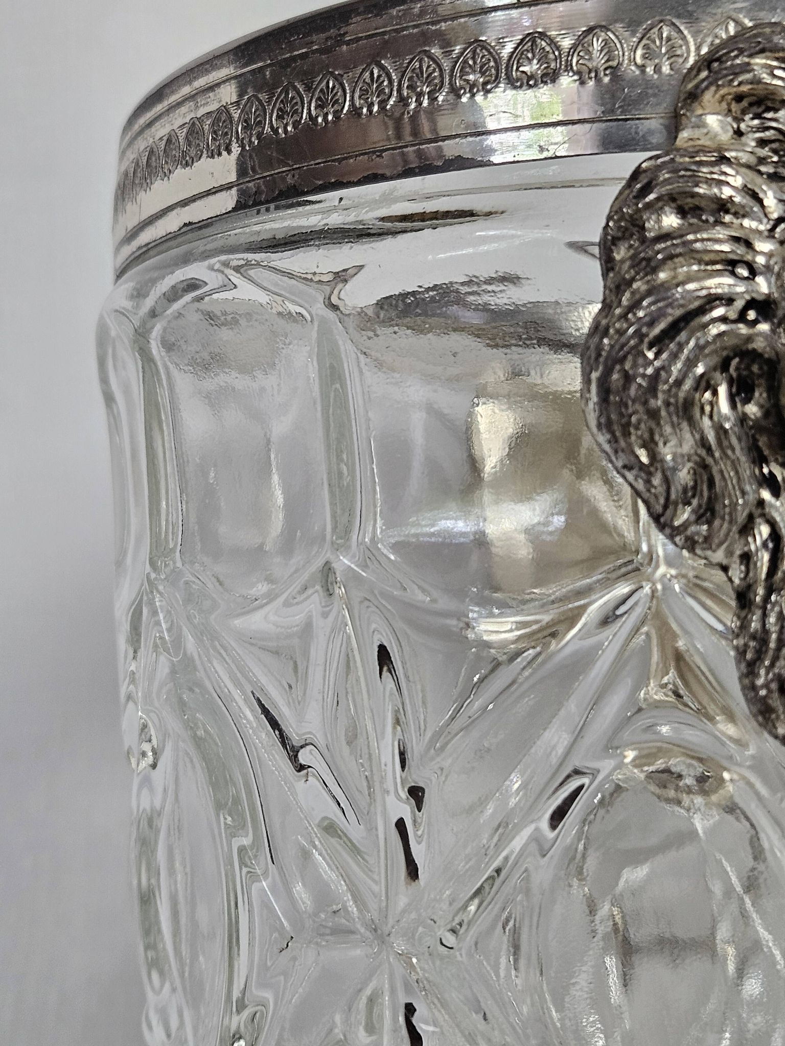Lion head champagne bucket and its stand 20th century